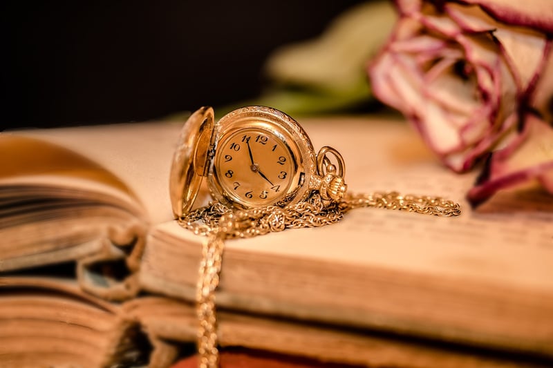 Clock face with a twist